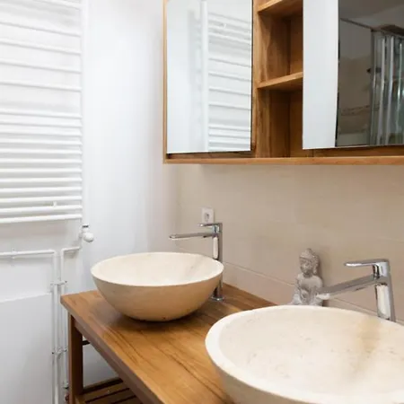 Bright Apt Close To The Cartier Foundation Daire