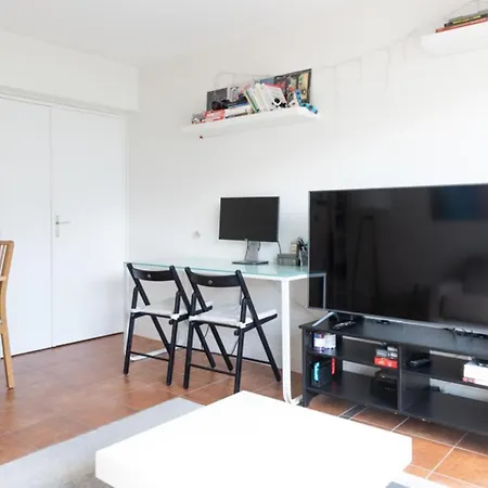 Bright Apt Close To The Cartier Foundation Daire